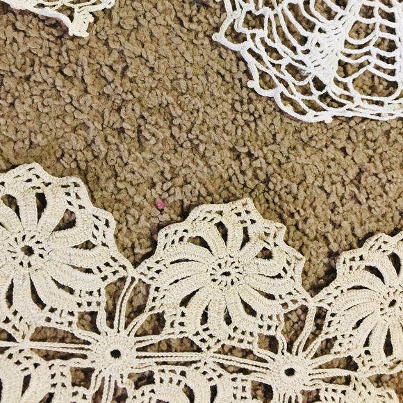 Handmade vintage crocheted pieces - Picture 2 of 2